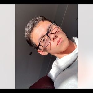 Meet your Posher, Zach